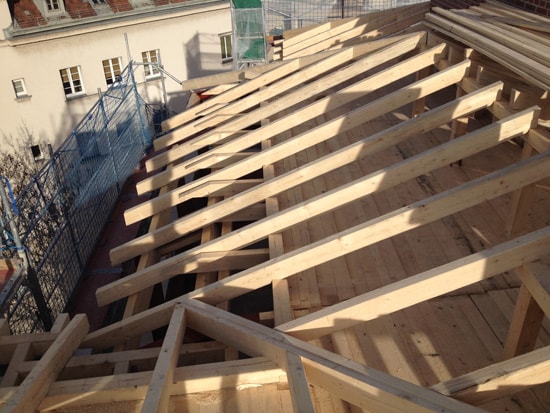 Dachstuhl des Goethehofs von außen